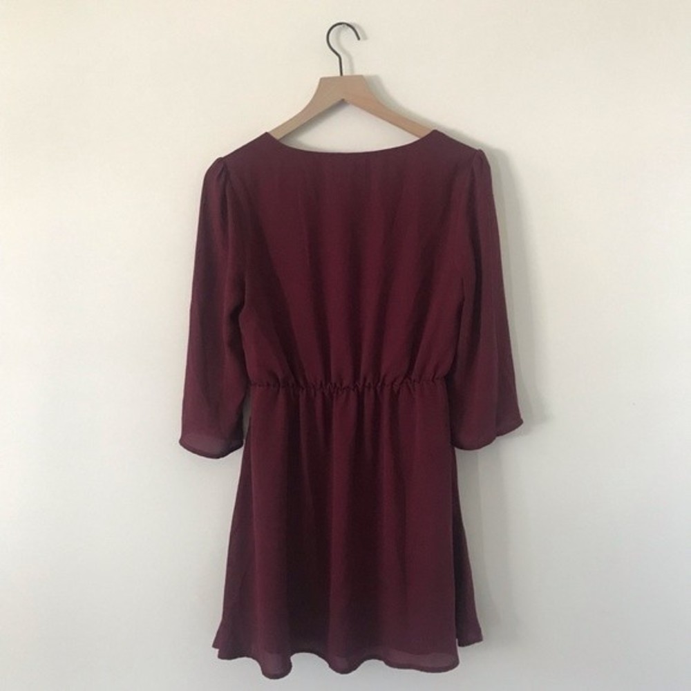 Forever 21 Burgundy Red V-neck Empire Waist Dress - Size Medium - Picture 4 of 5